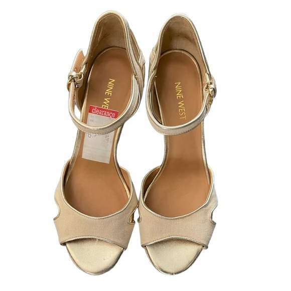 Beige Cream / Gold trim Wedges - Heel Sandals EUC / No Box size 8.5 - Picture 1 of 10